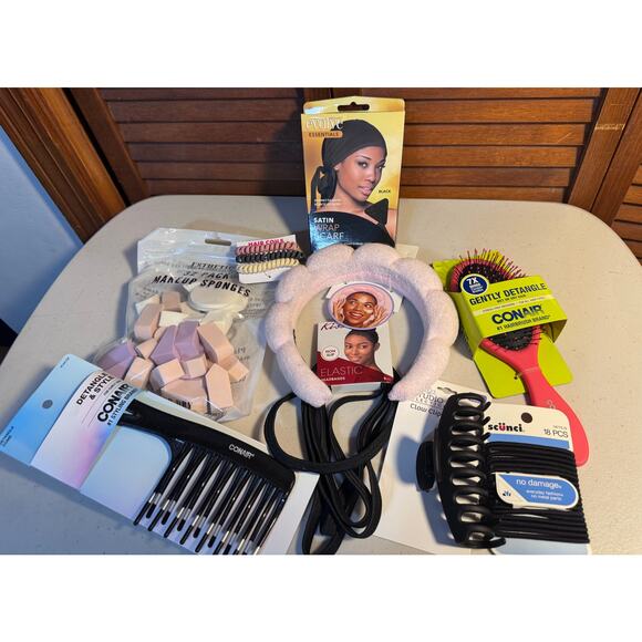 Studio selection, spa headband, wrap, scarf brushes, claw clips and more - Picture 9 of 16